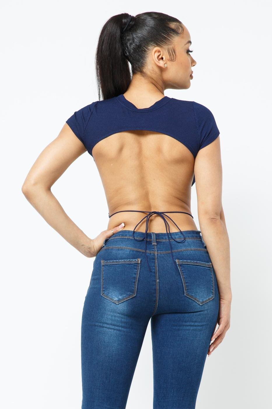 crop top with string around waist