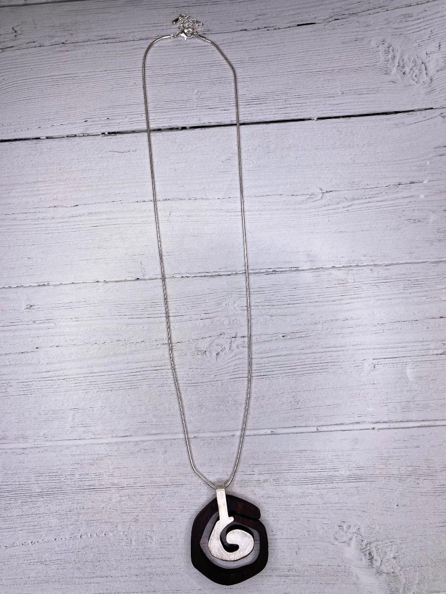 ALISHA D - PENDANT LONG NECKLACE