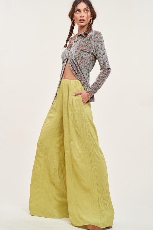 CRINKLED SILKY PANTS