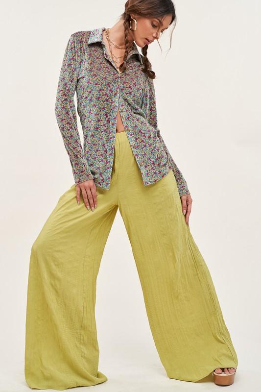 CRINKLED SILKY PANTS